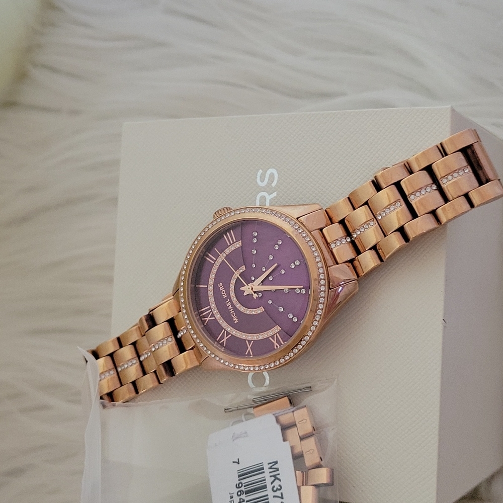 Gorgeous gold watch